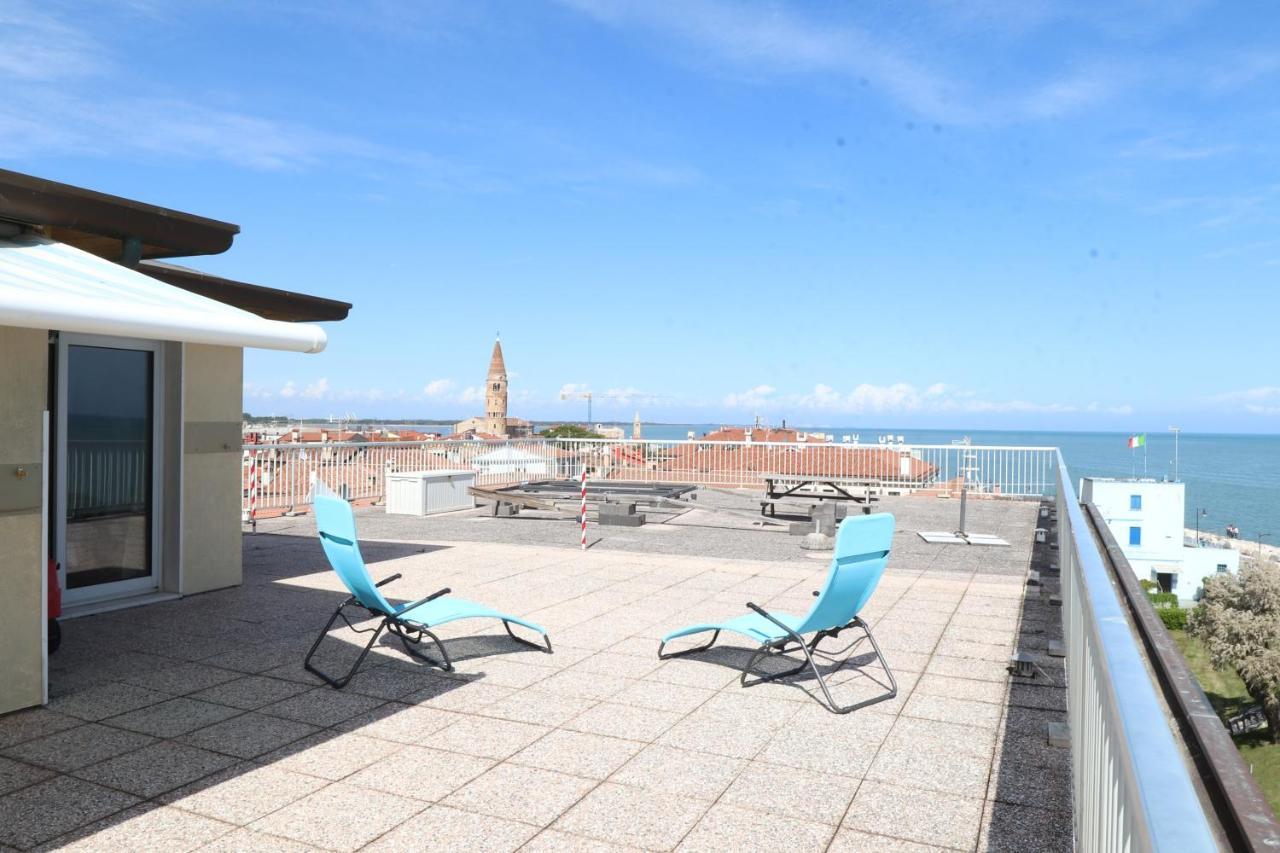 Penthouse Attico Mara Lägenhet Caorle Exteriör bild