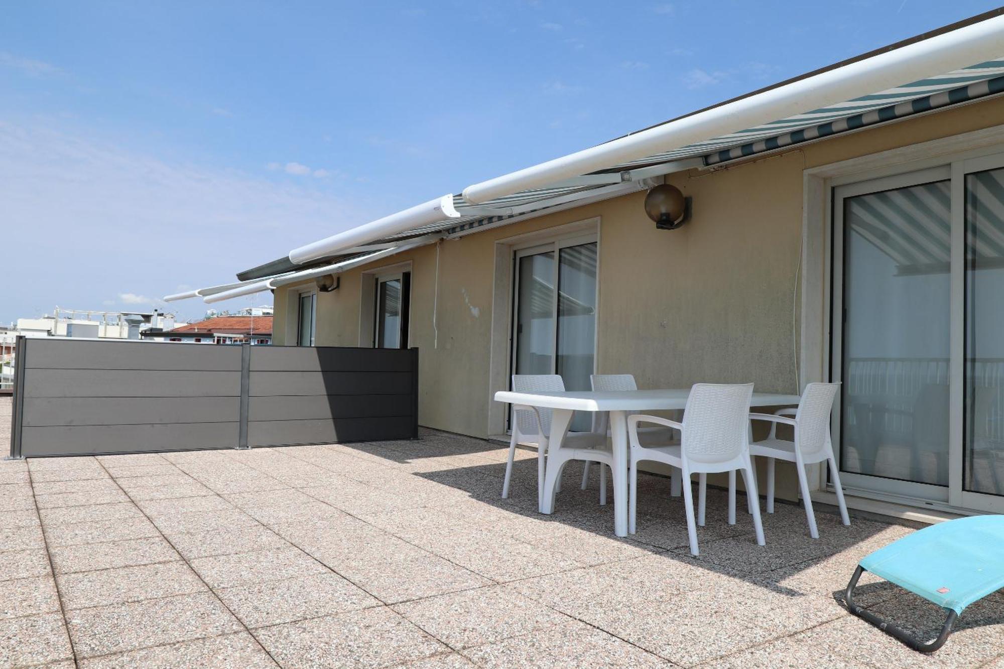 Penthouse Attico Mara Lägenhet Caorle Exteriör bild