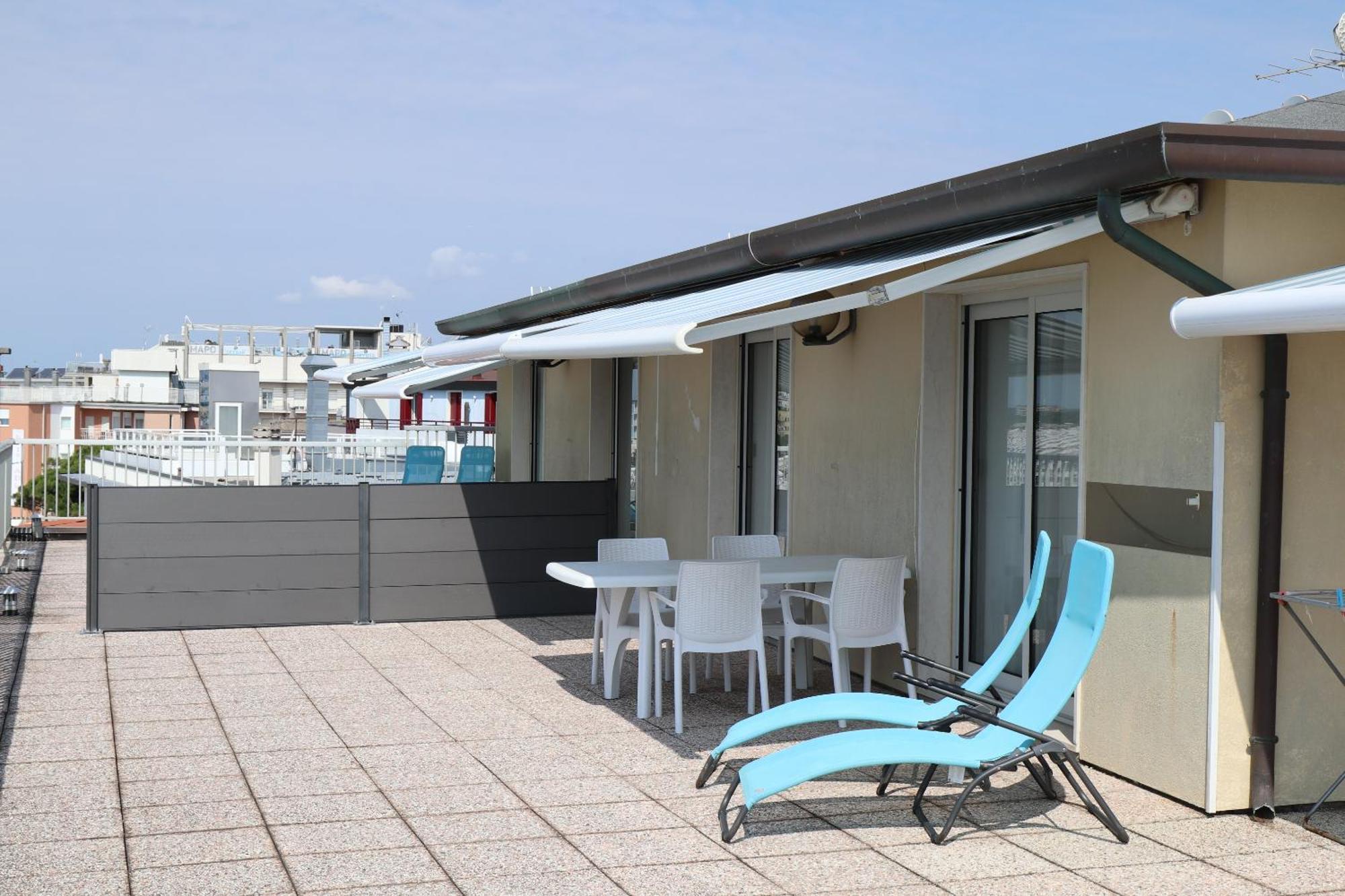 Penthouse Attico Mara Lägenhet Caorle Exteriör bild