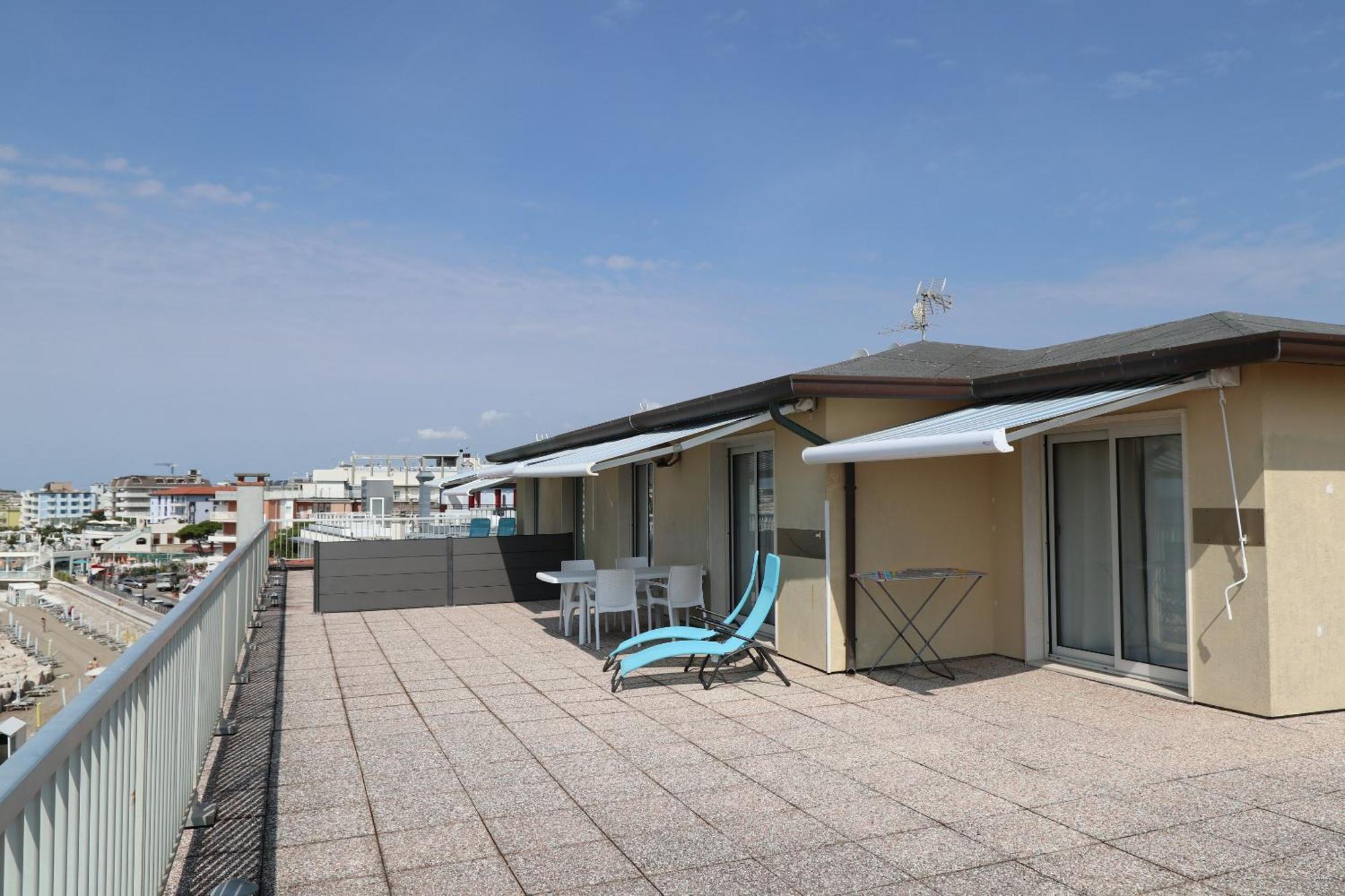 Penthouse Attico Mara Lägenhet Caorle Exteriör bild